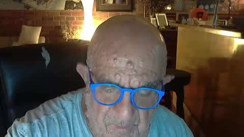 Snapshot of patvac chatting on 01/07/26, 01:13 patvac online show from 01/07/26, 01:13