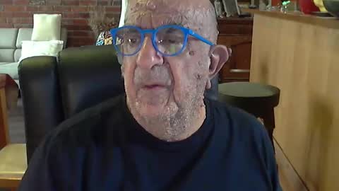 Snapshot of patvac chatting on 03/22/26, 10:35 patvac online show from 03/22/26, 10:35