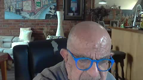 Snapshot of patvac chatting on 06/19/26, 01:54 patvac online show from 06/19/26, 01:54