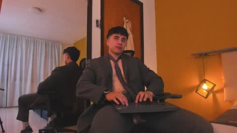 Snapshot of paul_evanss chatting on 12/28/24, 02:10 Paul online show from 12/28/24, 02:10