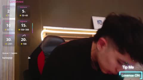 Snapshot of paul_evanss chatting on 10/24/25, 02:13 Paul online show from 10/24/25, 02:13