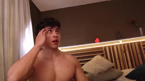 Snapshot of paul_evanss chatting on 11/29/25, 01:36 Paul online show from 11/29/25, 01:36