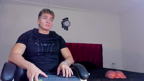 Paull George online show from 09/23/25, 02:09