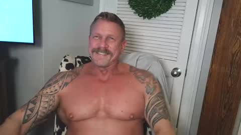 Snapshot of paul_longcut chatting on 03/26/26, 01:44 Paul Roland online show from 03/26/26, 01:44