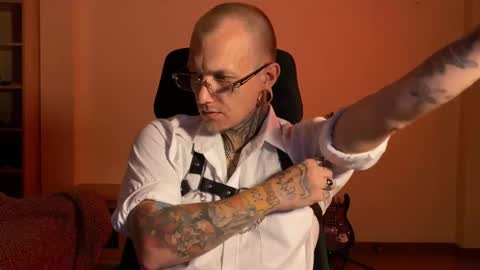 Snapshot of paul_razor chatting on 01/08/26, 01:24 Paul online show from 01/08/26, 01:24