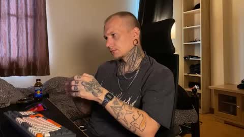 Snapshot of paul_razor chatting on 01/11/26, 06:51 Paul online show from 01/11/26, 06:51