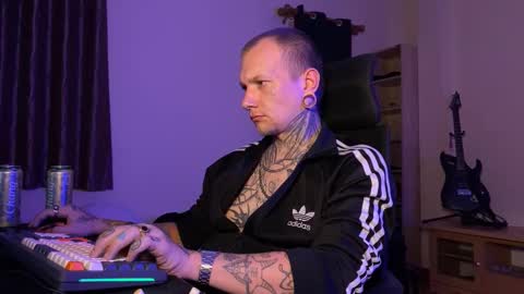 Snapshot of paul_razor chatting on 02/04/26, 05:19 Paul online show from 02/04/26, 05:19