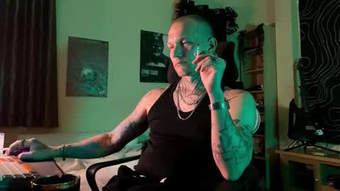 Snapshot of paul_razor chatting on 02/15/26, 04:14 Paul online show from 02/15/26, 04:14