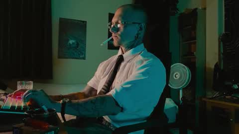 Snapshot of paul_razor chatting on 02/17/26, 04:57 Paul online show from 02/17/26, 04:57