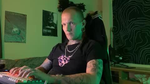 Snapshot of paul_razor chatting on 03/06/26, 06:15 Paul online show from 03/06/26, 06:15