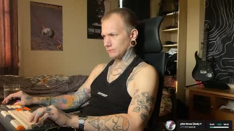 Snapshot of paul_razor chatting on 04/05/26, 02:42 Paul online show from 04/05/26, 02:42