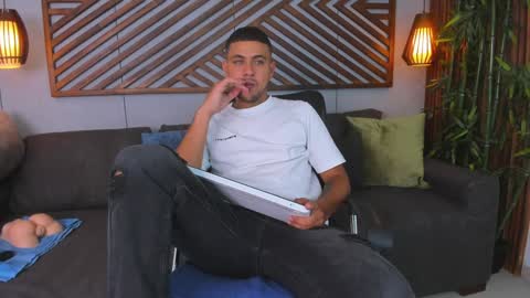 Snapshot of paul_rivera chatting on 01/11/25, 07:27 Paul Rivera online show from 01/11/25, 07:27