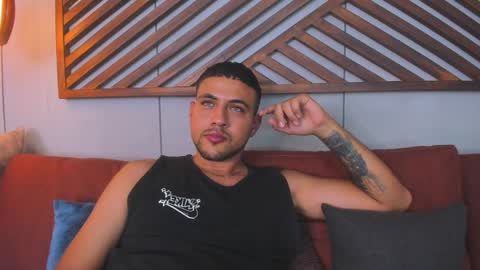 Snapshot of paul_rivera chatting on 01/14/25, 02:40 Paul Rivera online show from 01/14/25, 02:40