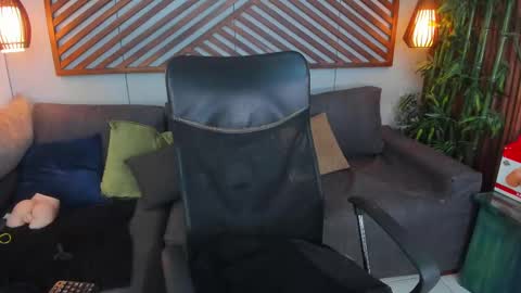 Snapshot of paul_rivera chatting on 02/18/25, 02:05 Paul Rivera online show from 02/18/25, 02:05