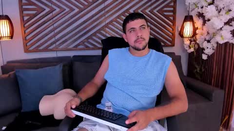 Snapshot of paul_rivera chatting on 11/20/25, 08:30 Paul Rivera online show from 11/20/25, 08:30