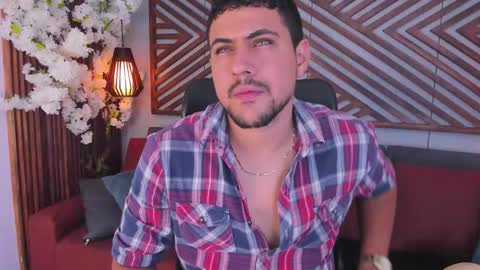 Snapshot of paul_rivera chatting on 11/22/25, 07:13 Paul Rivera online show from 11/22/25, 07:13