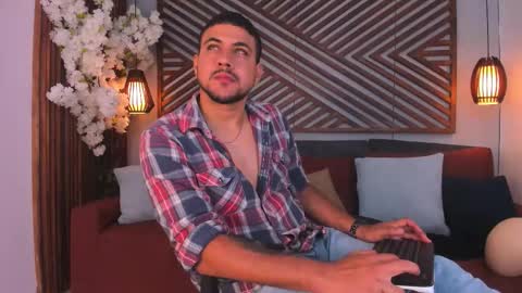 Snapshot of paul_rivera chatting on 03/03/26, 04:40 Paul Rivera online show from 03/03/26, 04:40