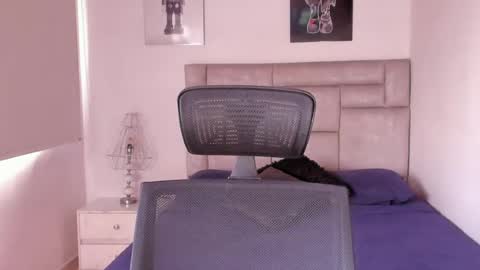 Snapshot of paul_roger chatting on 06/19/26, 06:56 PAUL ROGER online show from 06/19/26, 06:56