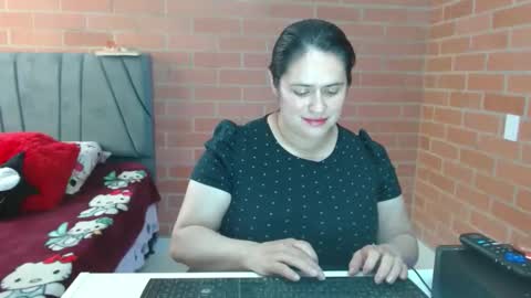 Snapshot of paula__117 chatting on 04/07/26, 07:25 paula__117 online show from 04/07/26, 07:25