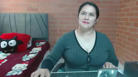 Snapshot of paula__117 chatting on 04/11/26, 08:13 paula__117 online show from 04/11/26, 08:13