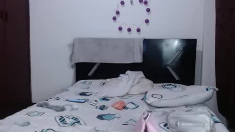 PAULA online show from 11/19/25, 04:23