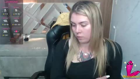 Paula online show from 06/19/26, 01:04