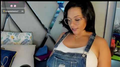 Paula online show from 02/21/25, 10:04