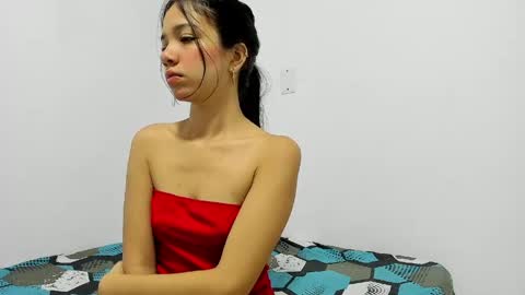Snapshot of paula_mc1 chatting on 04/24/26, 12:40 paula online show from 04/24/26, 12:40