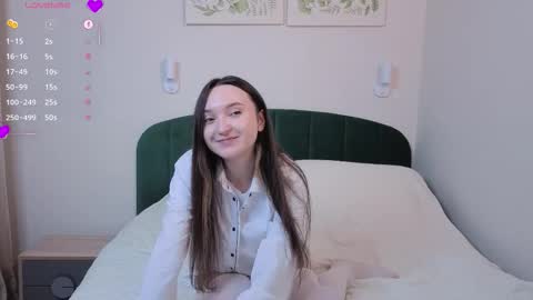 Snapshot of paulaharris chatting on 11/13/25, 01:10 Alice online show from 11/13/25, 01:10