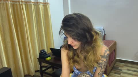 Snapshot of paulettegoddard chatting on 01/10/25, 03:27 Isla Chase online show from 01/10/25, 03:27