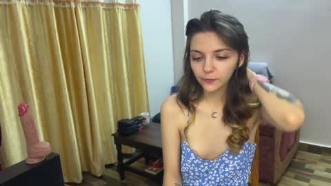 Snapshot of paulettegoddard chatting on 01/15/25, 05:26 Isla Chase online show from 01/15/25, 05:26