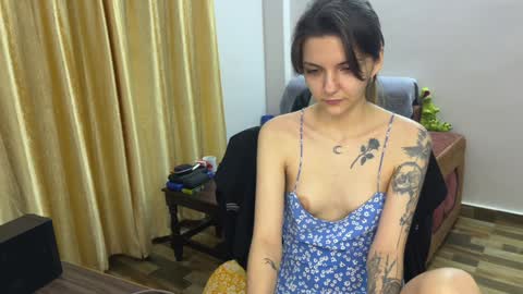 Snapshot of paulettegoddard chatting on 02/02/25, 08:19 Isla Chase online show from 02/02/25, 08:19