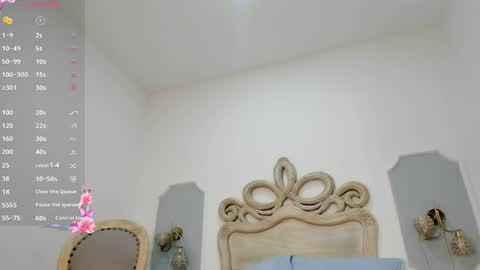 paulina lux online show from 04/16/26, 07:47