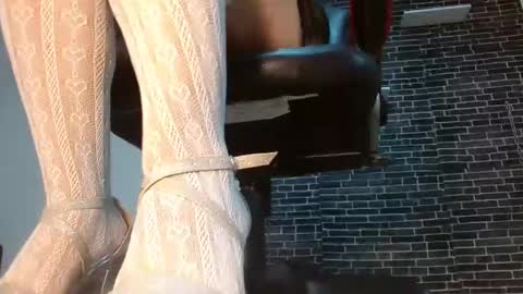 Paulina Rubio online show from 12/31/24, 09:50