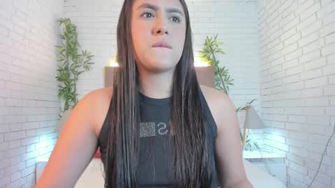Snapshot of paulina_sweett chatting on 02/12/25, 12:22 Paulina online show from 02/12/25, 12:22