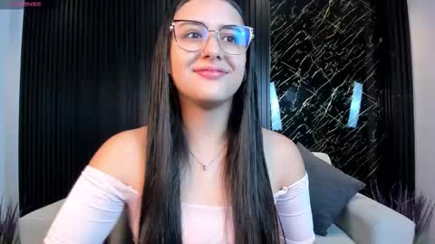 Snapshot of paulina_sweett chatting on 11/08/25, 12:05 Paulina online show from 11/08/25, 12:05