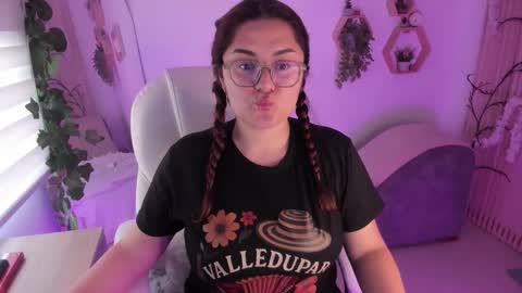 Estefania online show from 10/12/25, 07:02