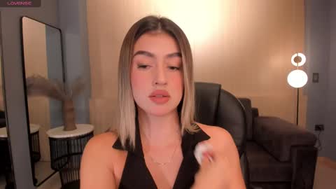 Snapshot of paulinasantosx chatting on 03/11/25, 07:03 Paulina Santos online show from 03/11/25, 07:03