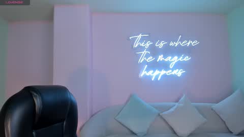 Paulina Santos  online show from 09/25/25, 07:28