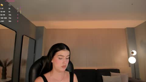 Snapshot of paulinasantosx chatting on 10/17/25, 08:11 Paulina Santos online show from 10/17/25, 08:11