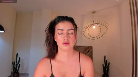 Paulina Santos  online show from 05/03/26, 05:19