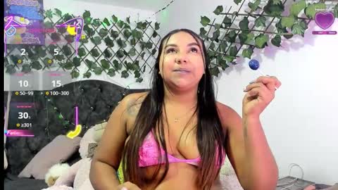 Paulina online show from 11/25/25, 04:34