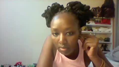 Snapshot of pauline19932016 chatting on 11/02/25, 07:16 pauline19932016 online show from 11/02/25, 07:16