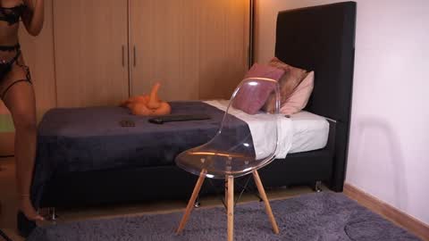 pauline_7 online show from 01/17/25, 03:43