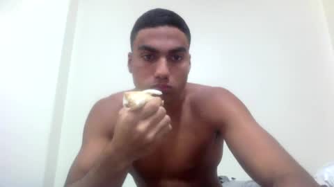 Snapshot of paulobonaventuree chatting on 04/15/26, 07:58 paulo online show from 04/15/26, 07:58