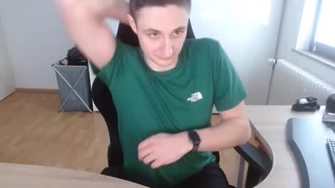 Snapshot of paulthesub chatting on 01/11/26, 01:49 Paul online show from 01/11/26, 01:49