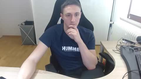 Snapshot of paulthesub chatting on 01/13/26, 08:47 Paul online show from 01/13/26, 08:47