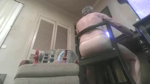 Snapshot of paulvert chatting on 12/18/25, 11:22 Paulvert online show from 12/18/25, 11:22