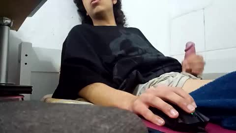 Snapshot of paumedio_tropa chatting on 10/10/25, 03:38 paumedio_tropa online show from 10/10/25, 03:38