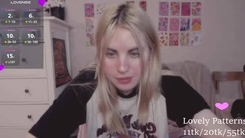 Snapshot of pawwsup1 chatting on 12/04/24, 12:25 Allisses online show from 12/04/24, 12:25